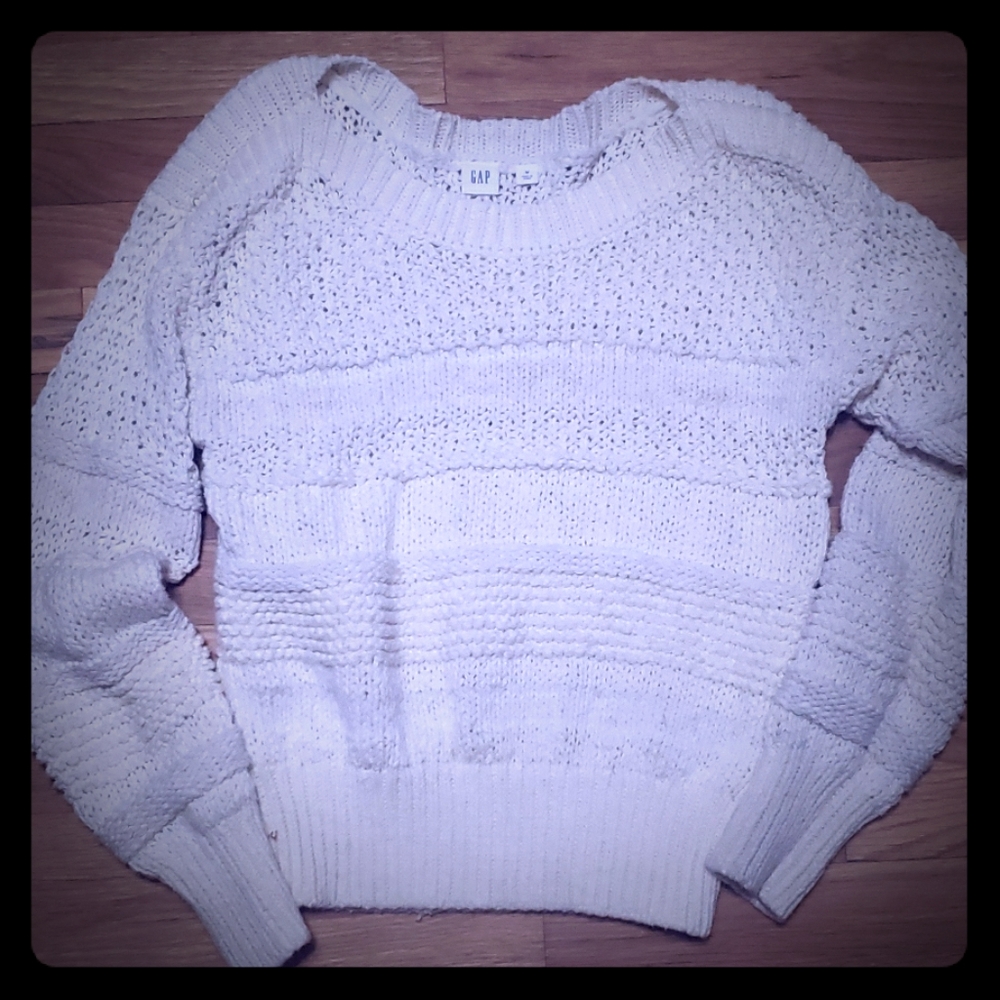 Gap sweater